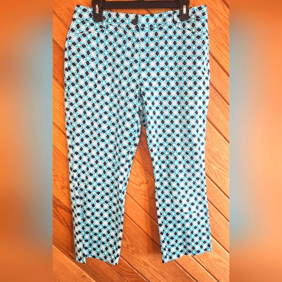 New York & Company Size 8 Cropped Blue and Black Geometric Print Pants - Picture 2 of 10